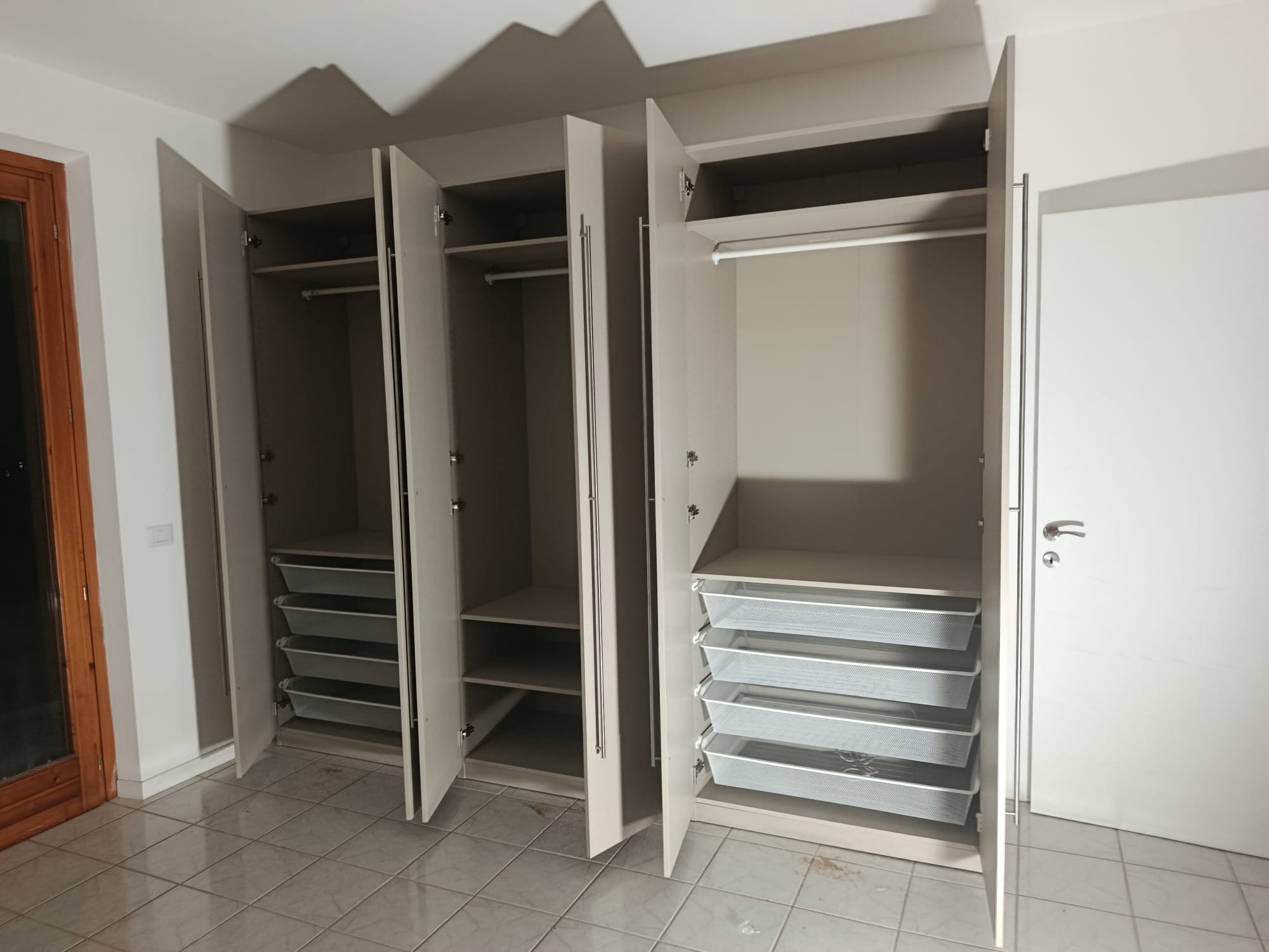 Arredo montato in un ambiente domestico